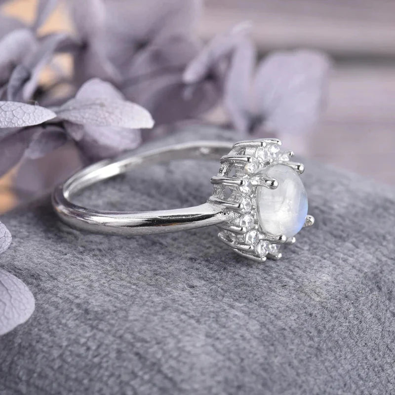 Bague Anneau Ovale Pierre de Lune et Zircon