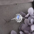 Bague Anneau Ovale Pierre de Lune et Zircon
