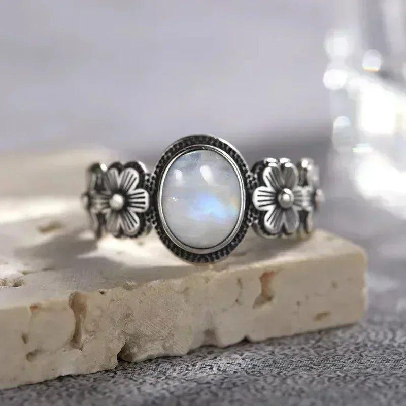 Bague avec Anneau Fleuri Pierre de Lune