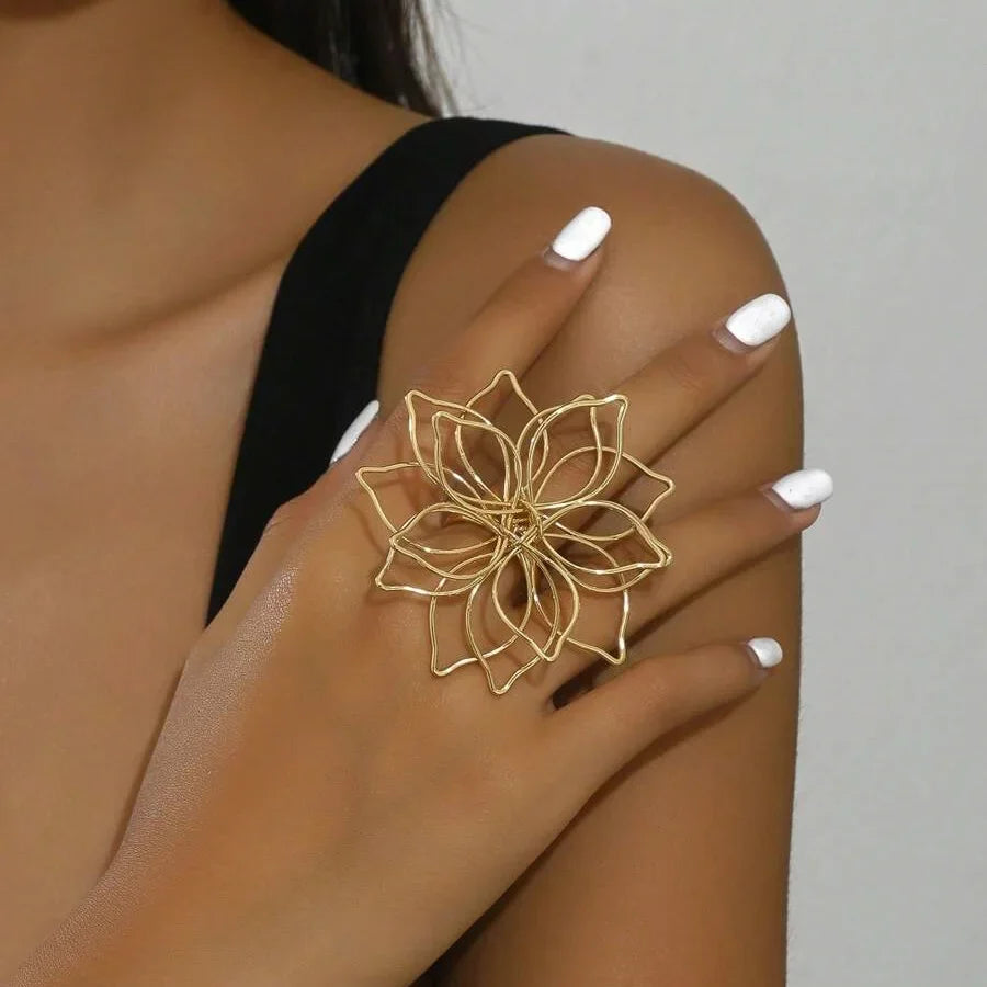 Bague avec Grande Fleur 