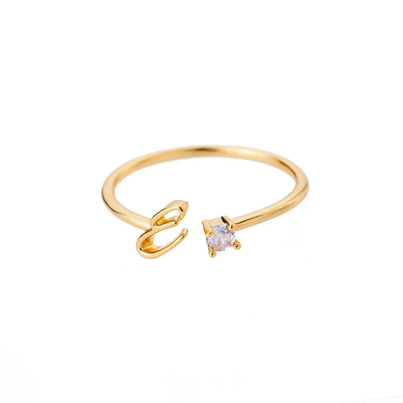 Bague fine pour femme personnalisée avec initiale e