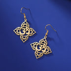 Boucle d'Oreille Om Bouddhiste or