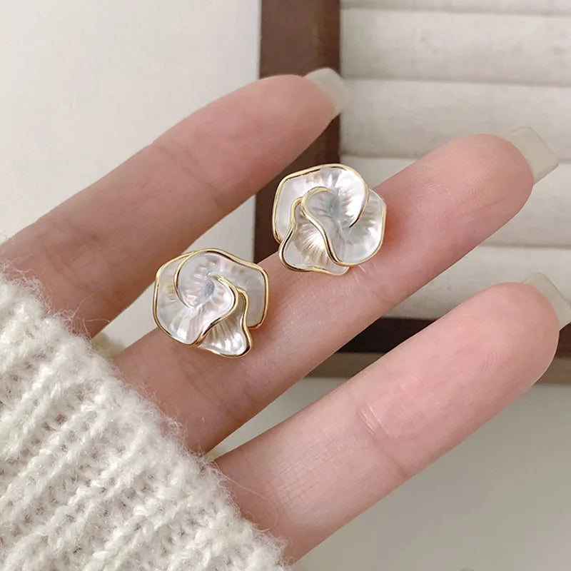 Boucles d'Oreilles Clou Fleur de Camélia