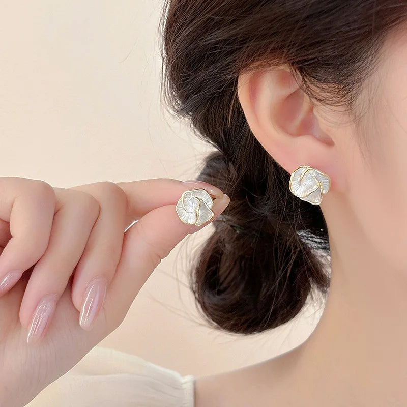 Boucles d'Oreilles Clou Fleur de Camélia