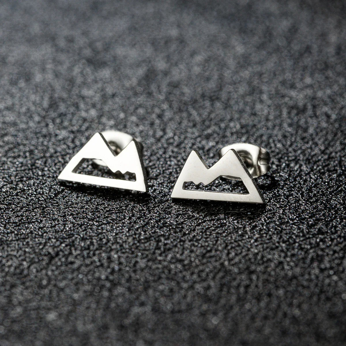 Boucles d'Oreilles Clou Montagnes Minimalistes argent
