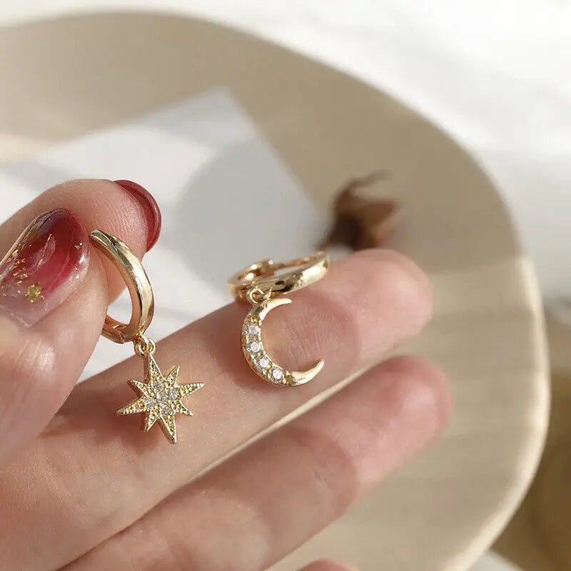 Boucles d'Oreilles Créoles Etoile et Lune et Zircon or