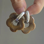 Boucles d'Oreilles Créoles Fleur en Résine