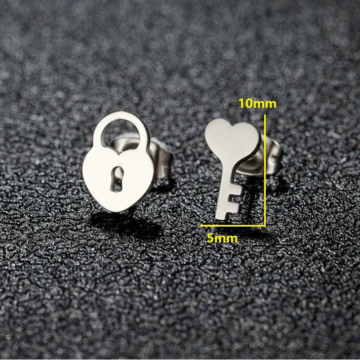 Boucles d'oreilles minimalistes clef et cadenas argent