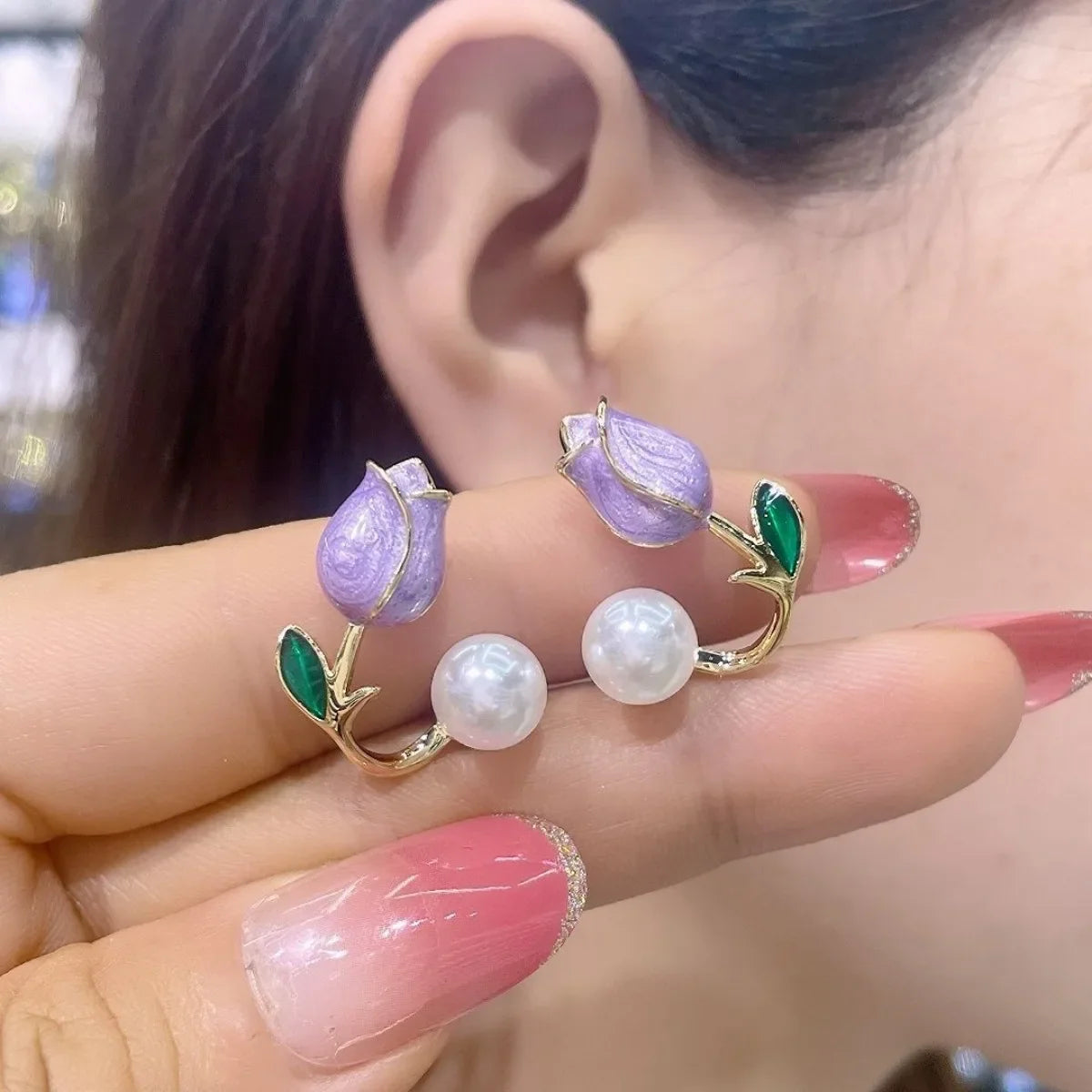Boucles d'Oreilles Pendante Fleur de Tulipe et Perle violet