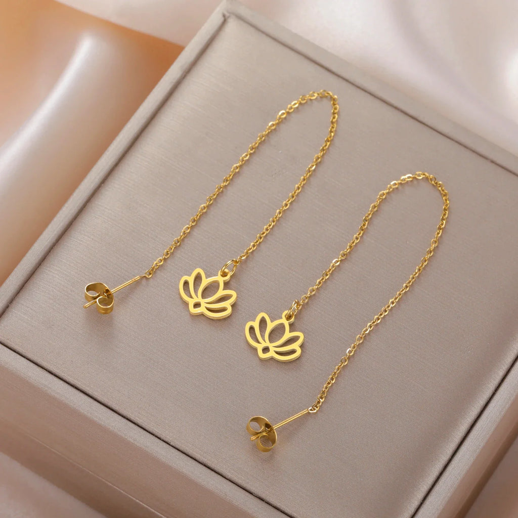 Boucles d'Oreilles Pendantes avec Fine Fleur de Lotus or