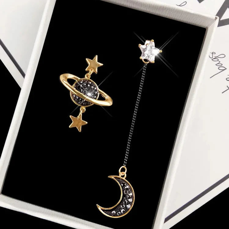 Boucles d'Oreilles Pendantes Croissant de Lune et Astres