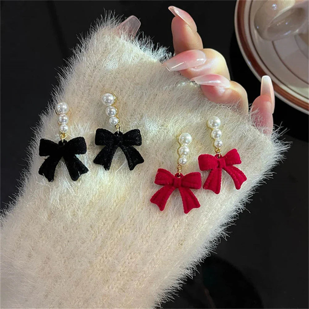 Boucles d'Oreilles Pendantes Perles et Noeuds noir
