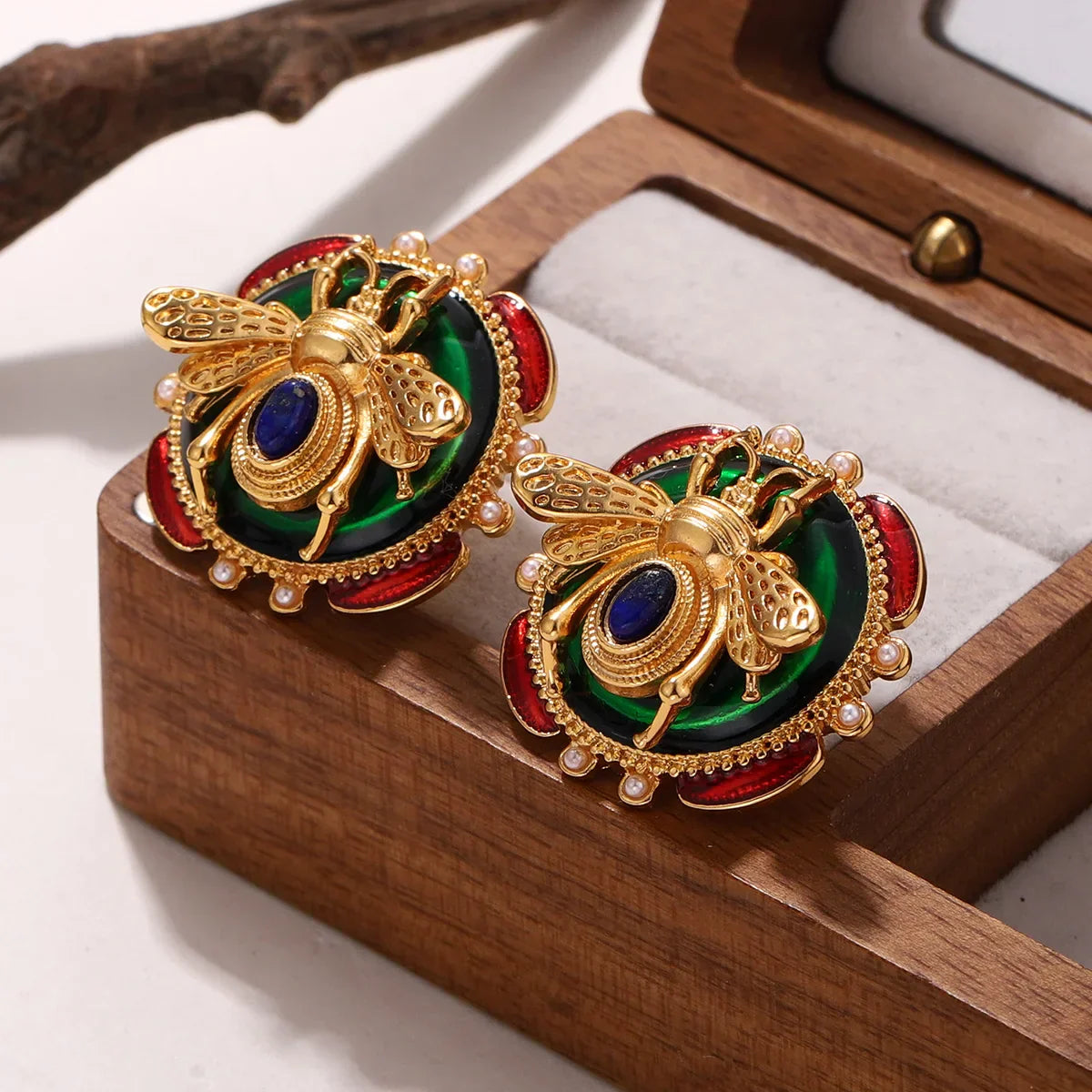 Boucles d'oreilles rondes abeille vert