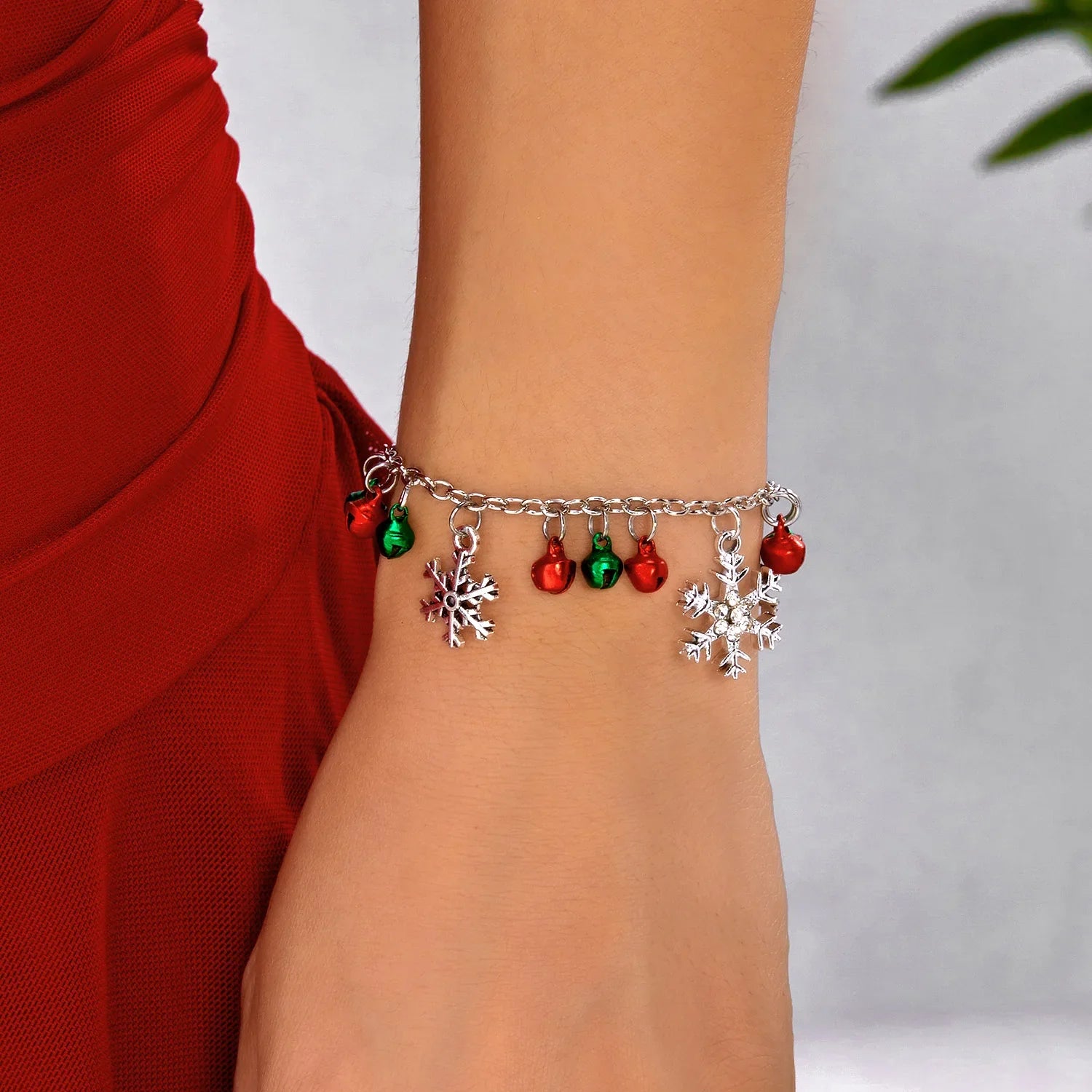 Bracelet avec Flocons de Neige et Boules de Noël