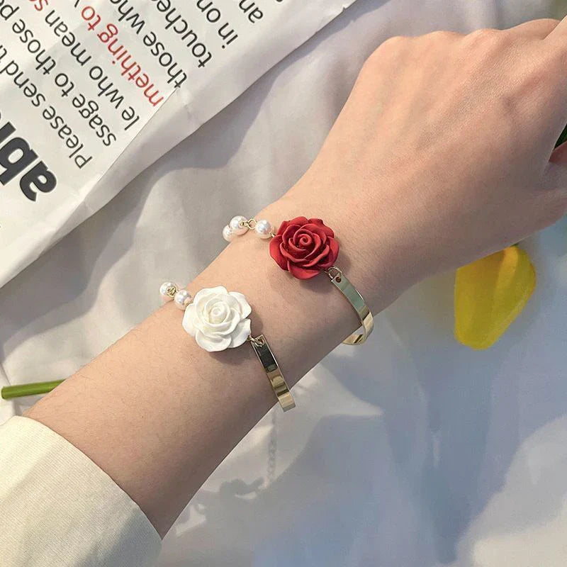 Bracelet avec Perles et Fleur de Rose blanc