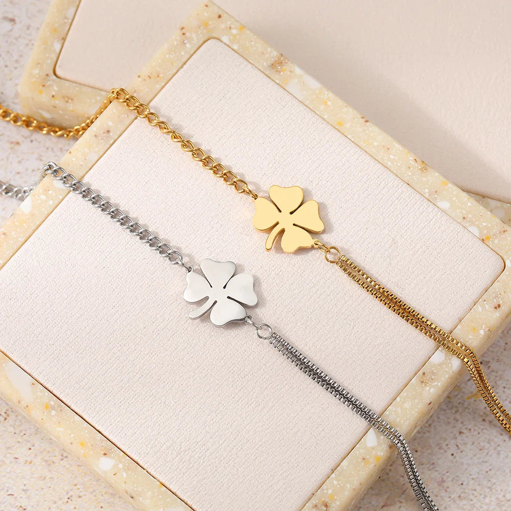 Bracelet avec Trèfle à 4 Feuilles Porte Bonheur 