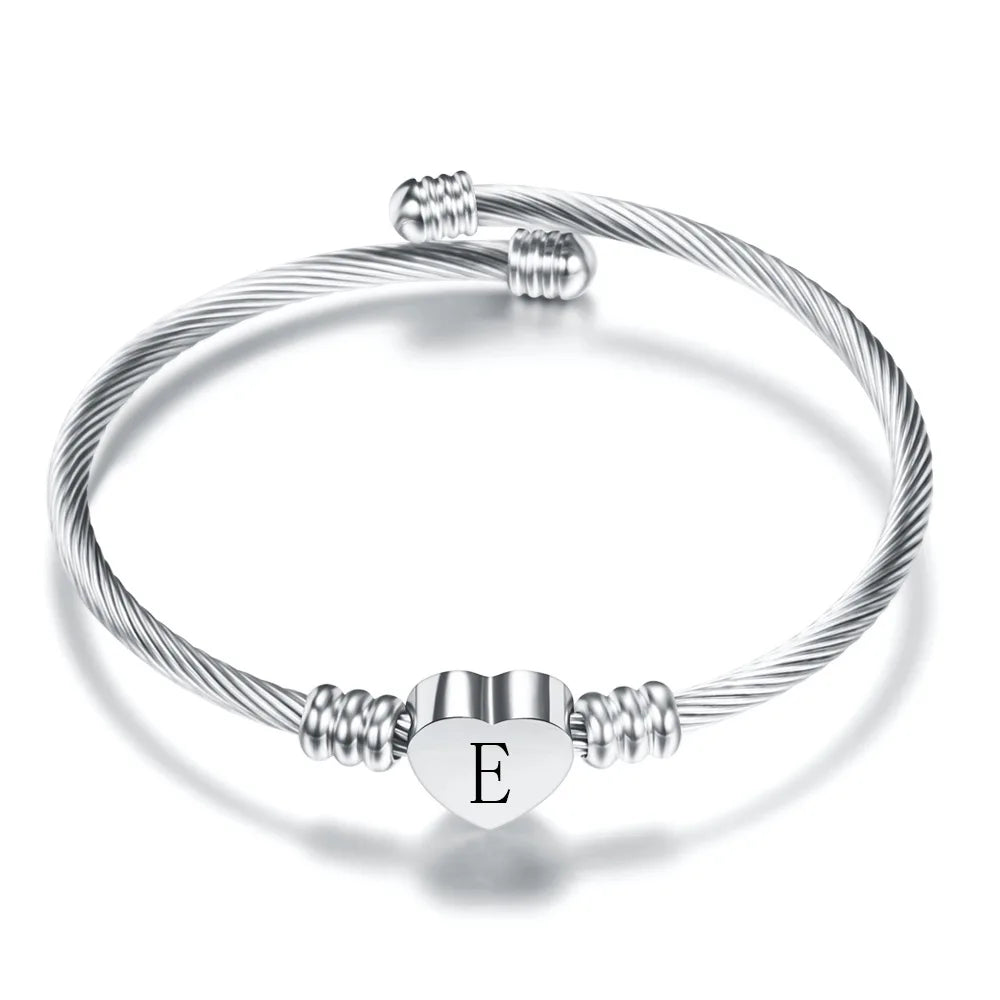 Bracelet coeur avec initiale argent e