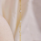 Chaîne pour main et doigt avec zircons - bracelet de main pour femme or