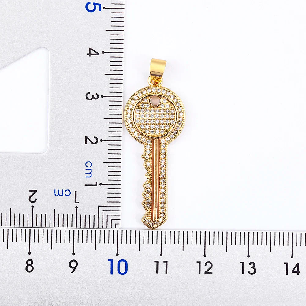 Collier ajustable avec pendentif clef