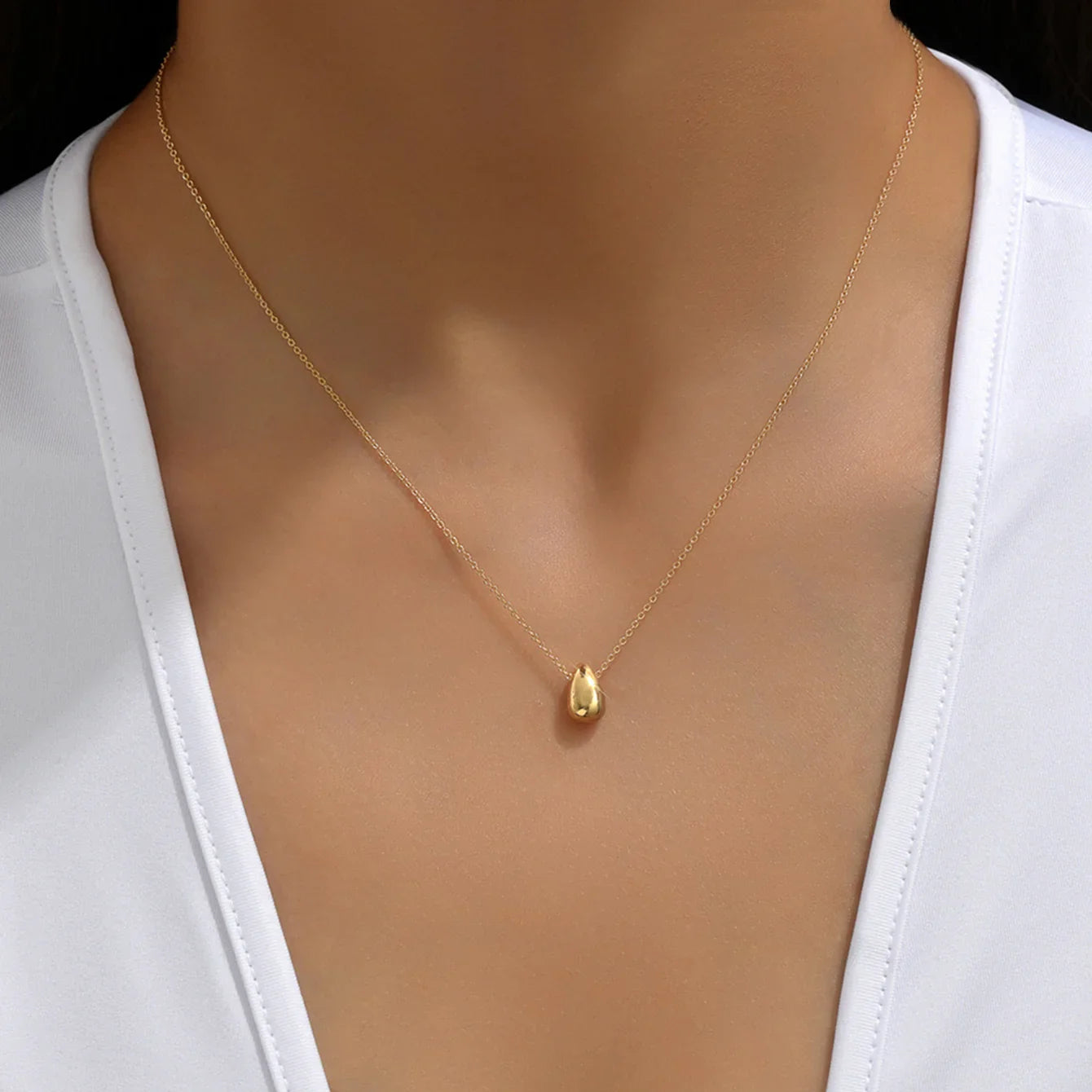 Collier avec Fin Pendentif Goutte d'Eau or