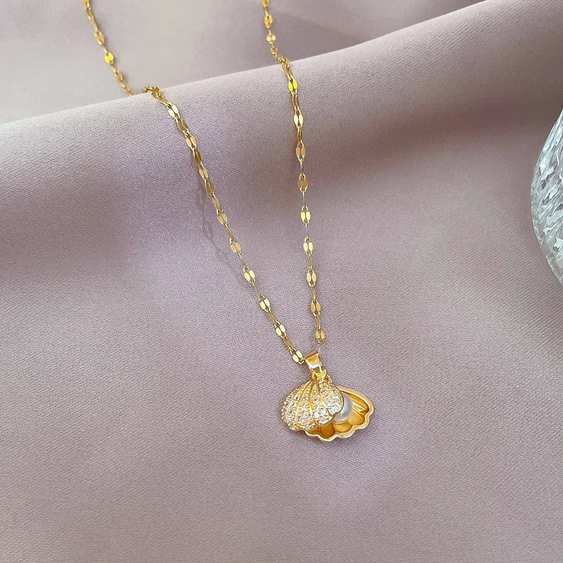 Collier Pendentif Coquillage Coquille Saint-Jacques Strass et Perle