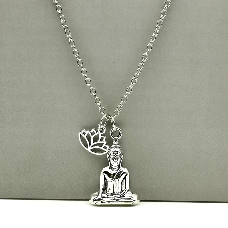 Collier avec Pendentif Bouddha et Fleur de Lotus