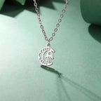 Collier avec pendentif islamique croissant de lune et main de Fatma arabe argent