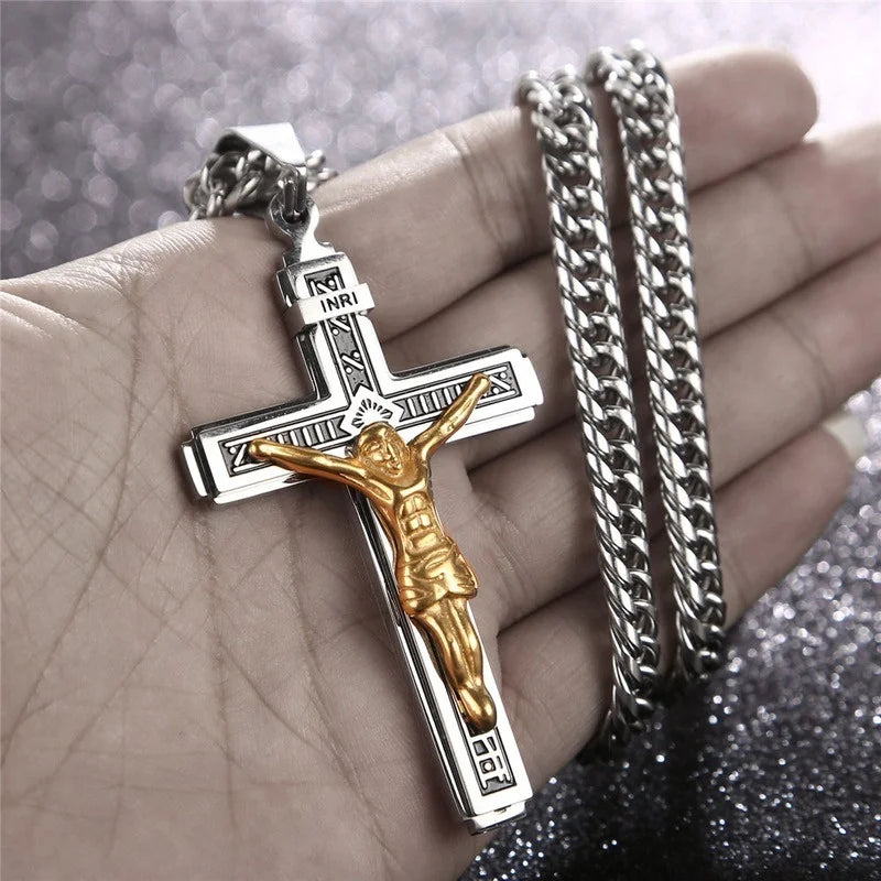 Collier avec Pendentif Croix de Jésus C
