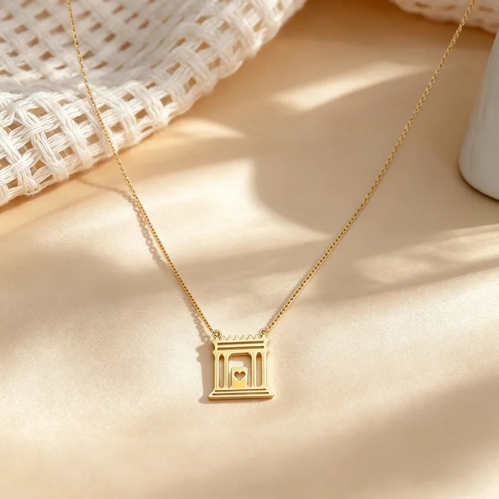 Collier avec pendentif du temple sacré de Jérusalem "Le Beit Hamikdash" juif or
