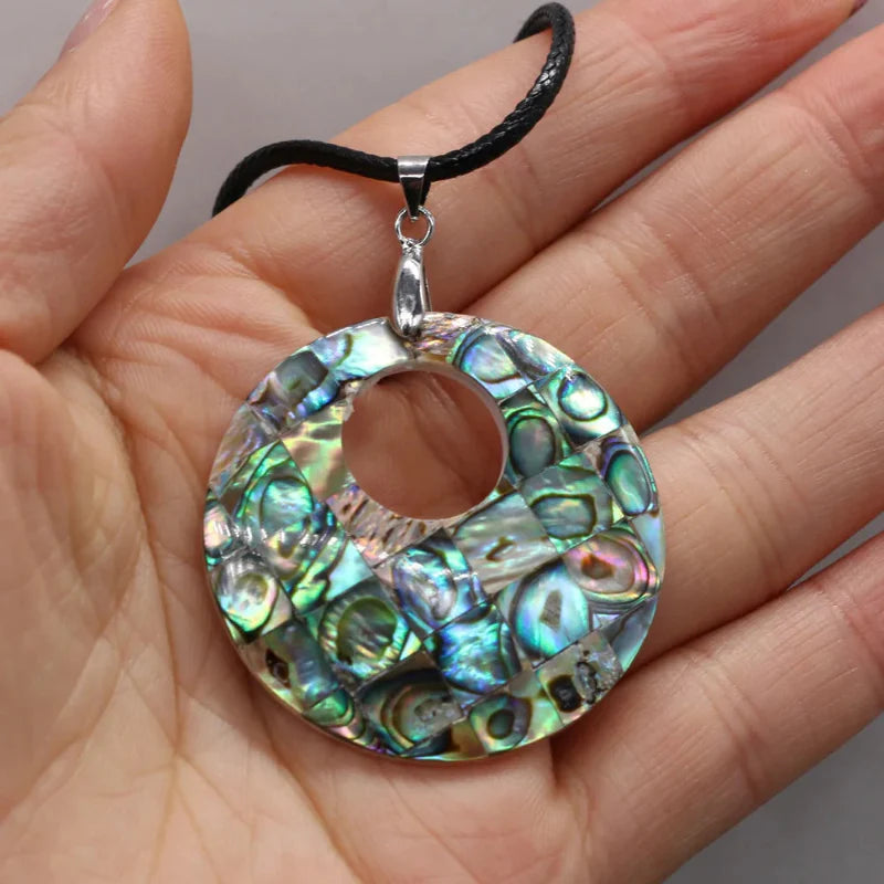 Collier en Cuir Pendentif en Nacre Coquillage