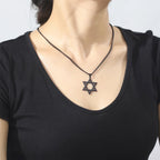 Collier avec Pendentif Etoile de David noir