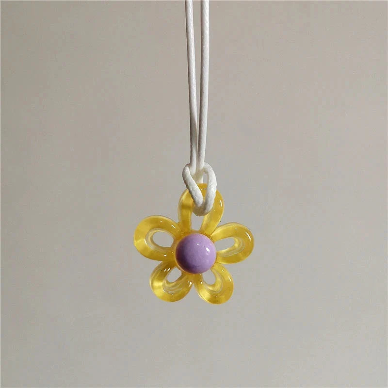 Collier avec Pendentif Fleur Colorée beige
