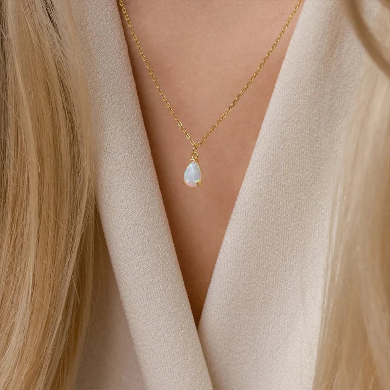 Collier avec Pendentif Goutte d'Eau en Zircon Pierre de Naissance