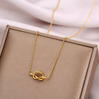 Collier avec pendentif noeud pour femme