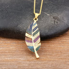 Collier avec Pendentif Plume et Zircon
