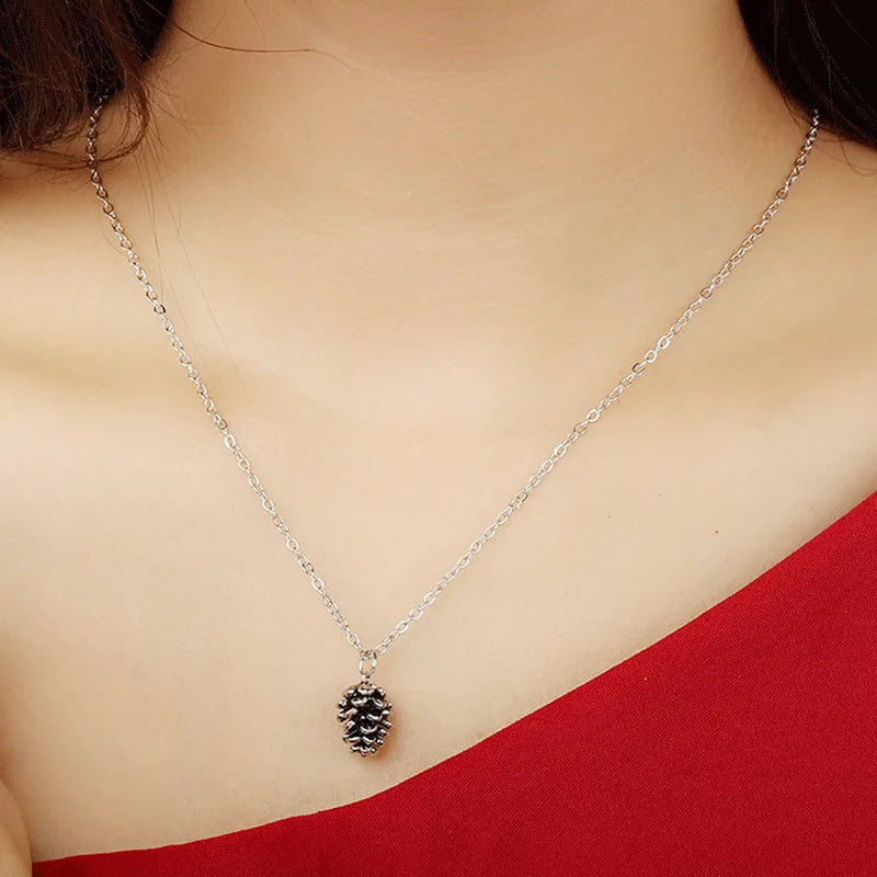 Collier avec Pendentif Pomme de Pin Femme argent