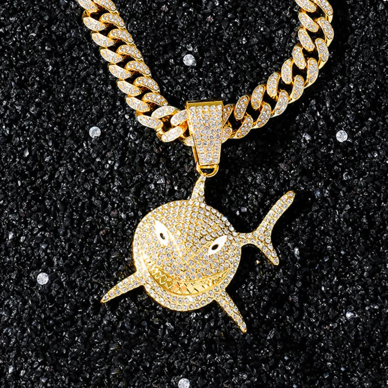 Collier avec Pendentif Requin en Strass or