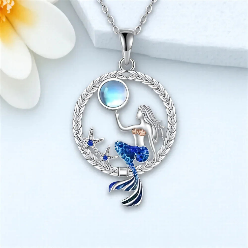 Collier avec Pendentif Sirène avec Zircon et Pierre de Lune