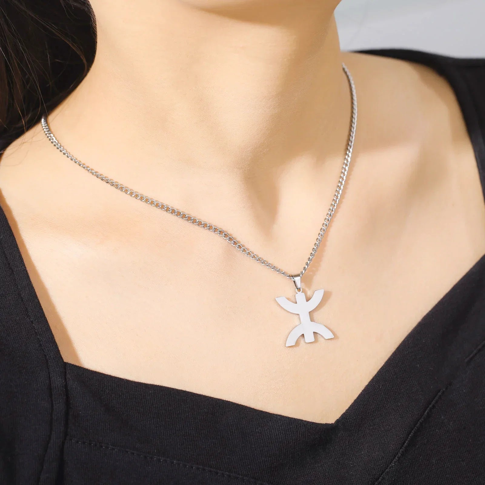 Collier avec pendentif symbolique berbère "yaz" arabe pour femme argent