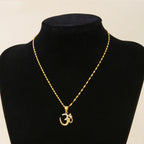 Collier Bouddhiste Om Or