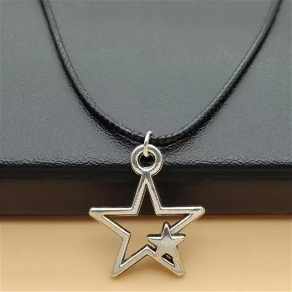 Collier en Cuir Pendentif Double Etoile