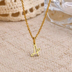 Collier femme avec pendentif initiale lettre et coeur