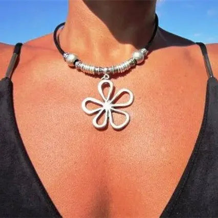 Collier Pendentif à Grosse Fleur de Style Ethnic 2