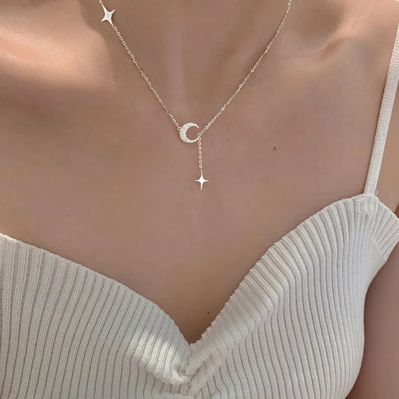 Collier Pendentif avec Lune en Zircon et Etoiles