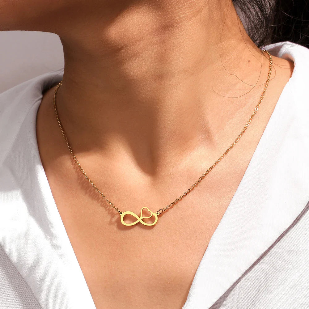 Collier Pendentif Femme Symbole Infini et Coeur or
