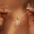 Collier & Pendentif Fleur de Lys Chaine & Médaillon argent