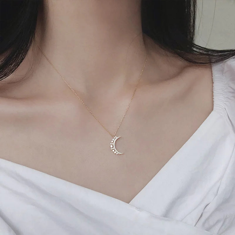 Collier Pendentif Lune en Zircon pour Femme or