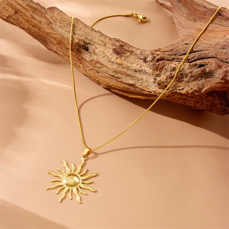 Collier Pendentif Soleil pour Femme