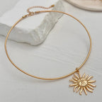 Collier Ras de Cou avec Pendentif Soleil or