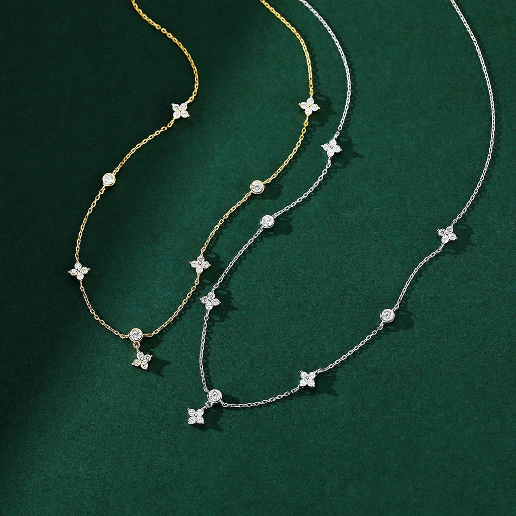 Collier Ras de Cou Pendentif Fleur en Zircon argent